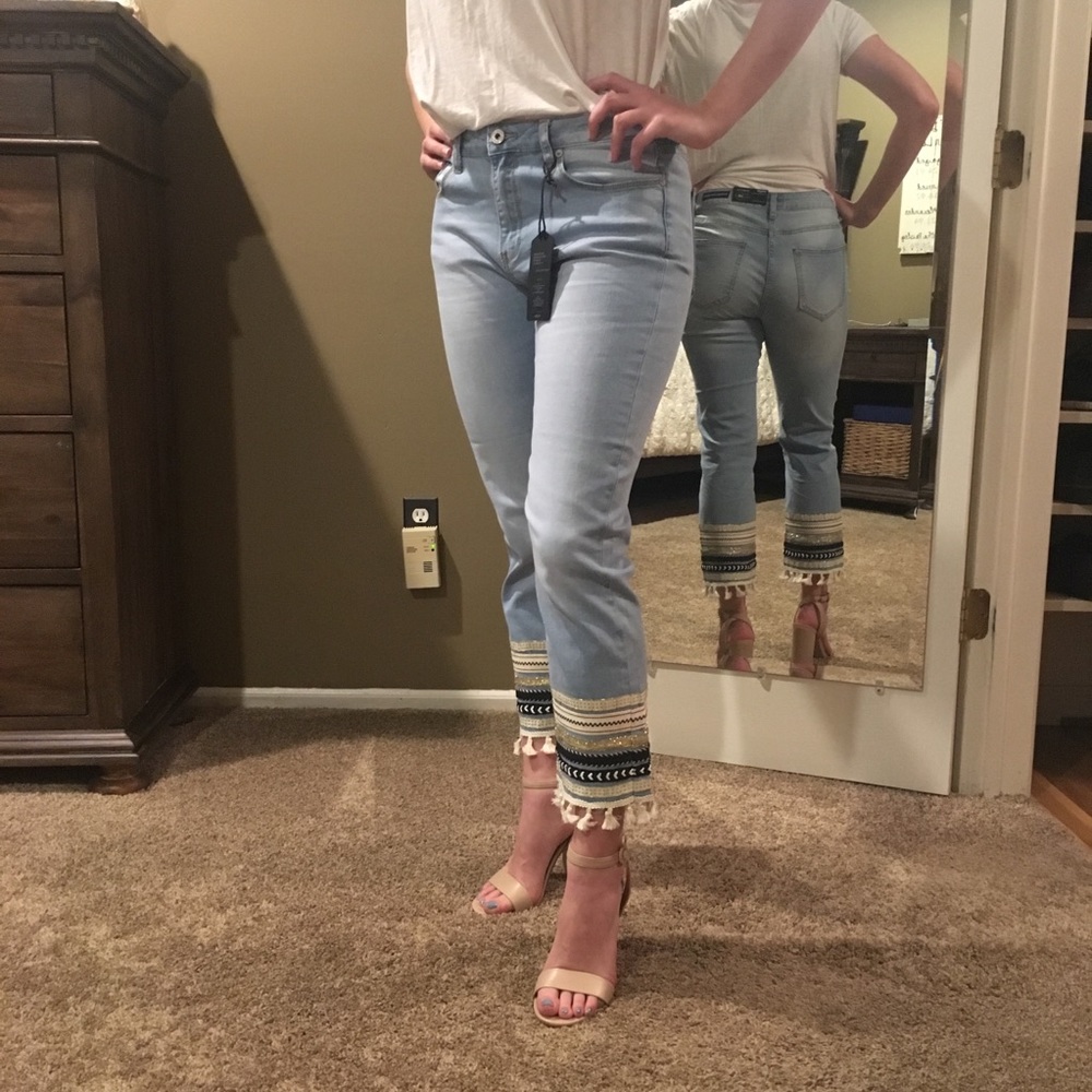 Last 1 ⬇️ Embellished & Tassel Hem Cropped Jeans - Picture 3 of 5